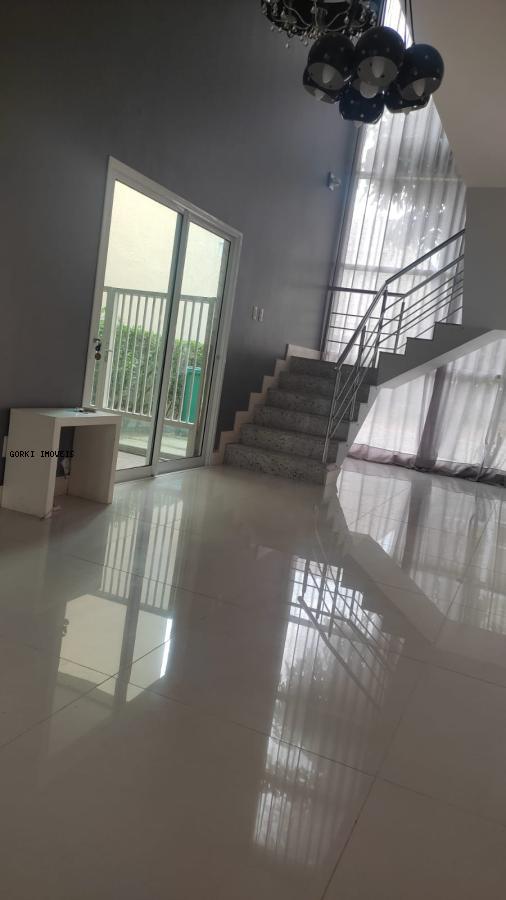Casa de Condomínio à venda com 4 quartos, 250m² - Foto 3