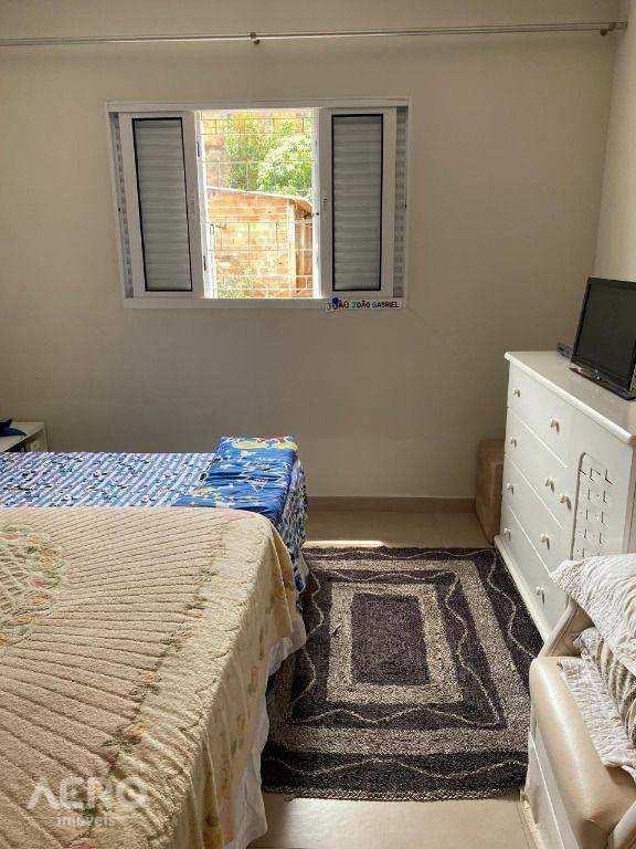 Casa à venda com 3 quartos, 169m² - Foto 37