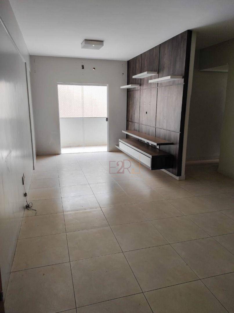 Apartamento à venda com 3 quartos, 72m² - Foto 1