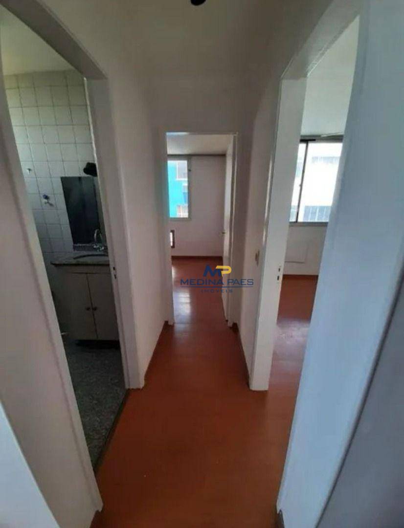 Apartamento à venda com 2 quartos, 68m² - Foto 4