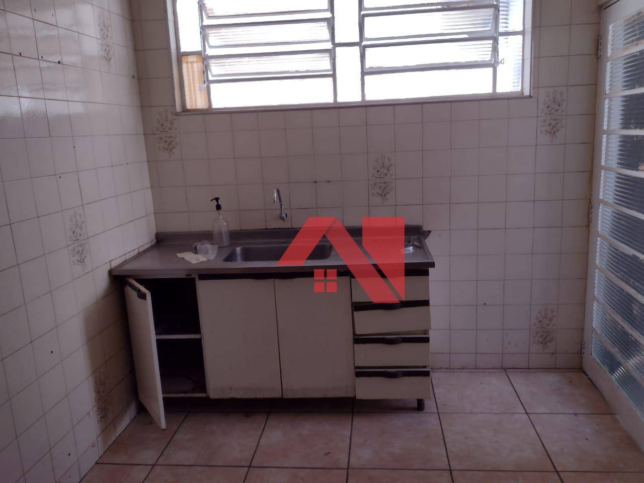 Casa à venda e aluguel com 3 quartos, 120m² - Foto 3