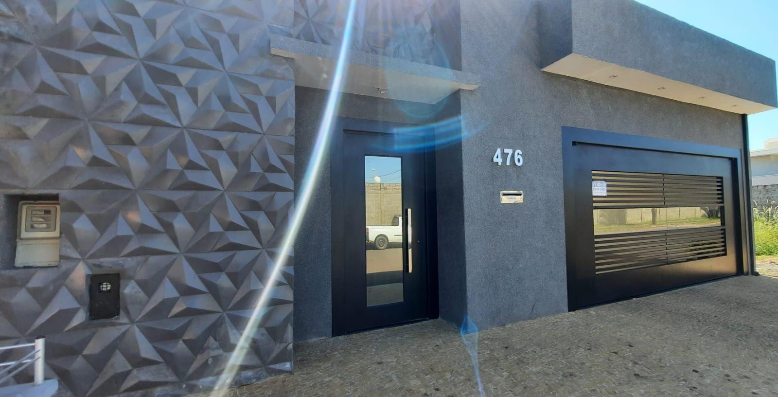 Casa à venda com 2 quartos, 180m² - Foto 2