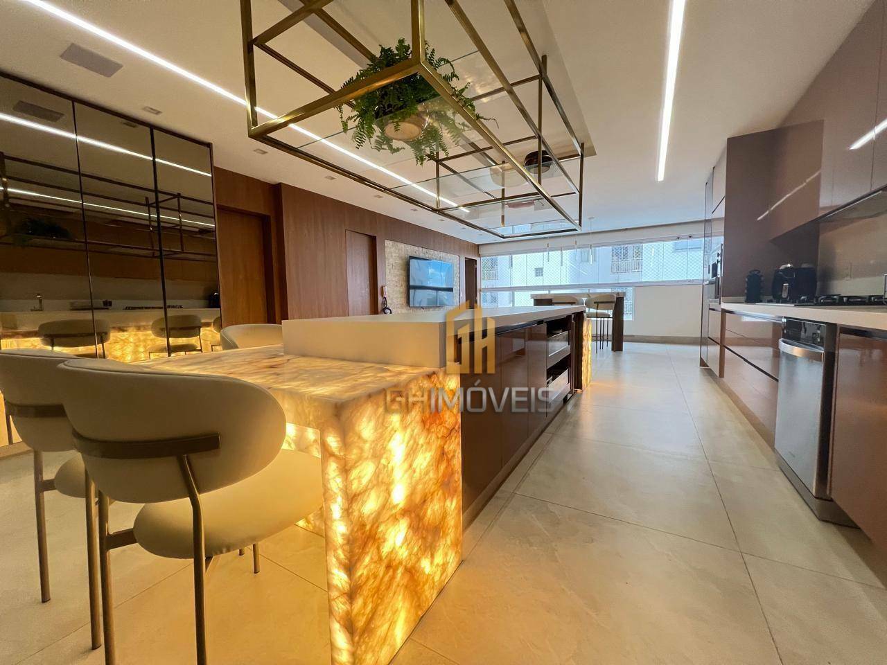 Apartamento à venda com 4 quartos, 256m² - Foto 5