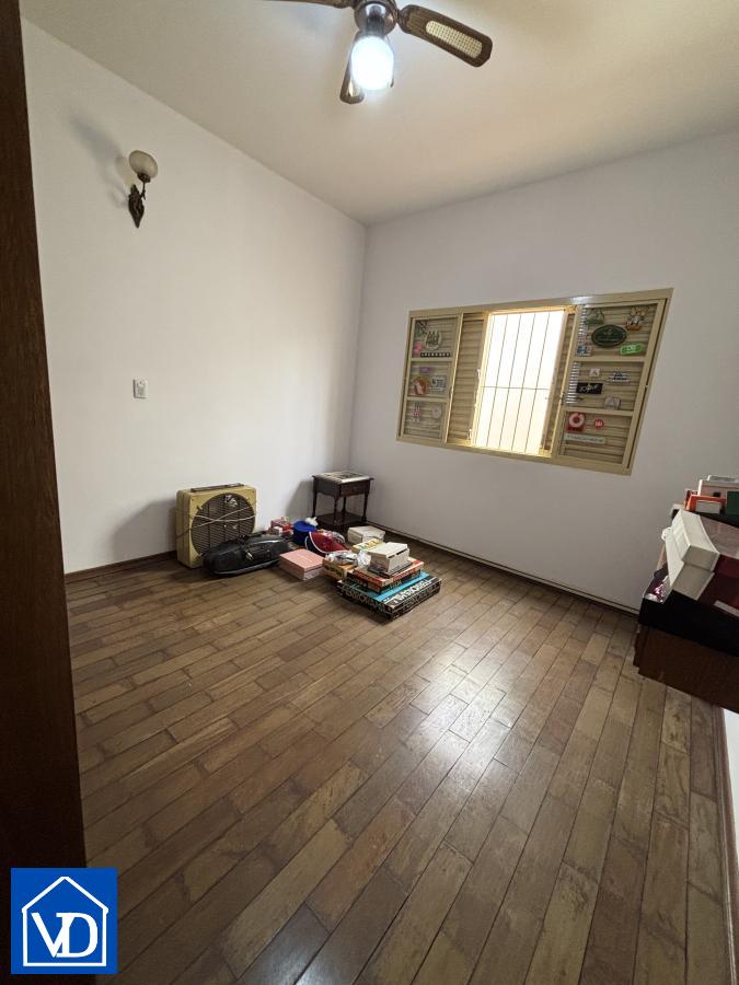 Casa à venda com 4 quartos, 181m² - Foto 15