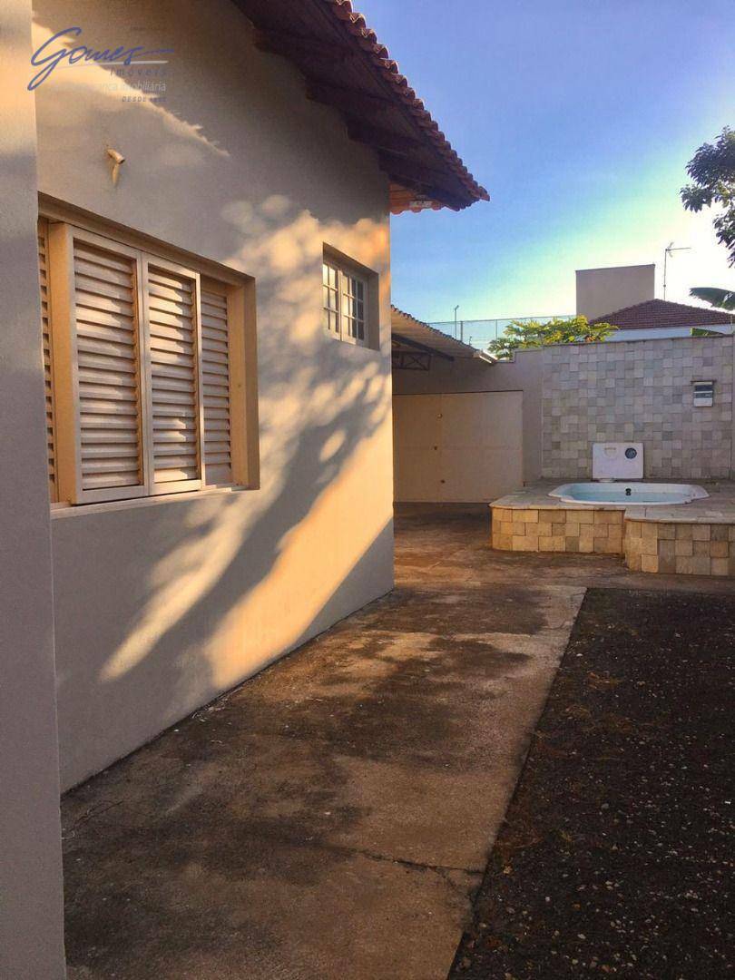 Casa à venda com 4 quartos, 214m² - Foto 11