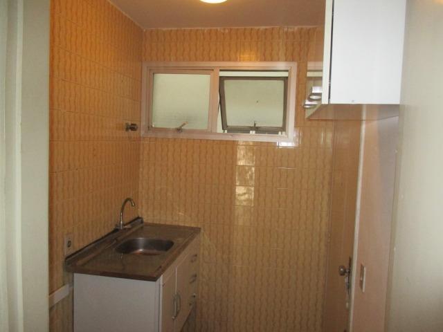 Apartamento à venda com 1 quarto, 37m² - Foto 2