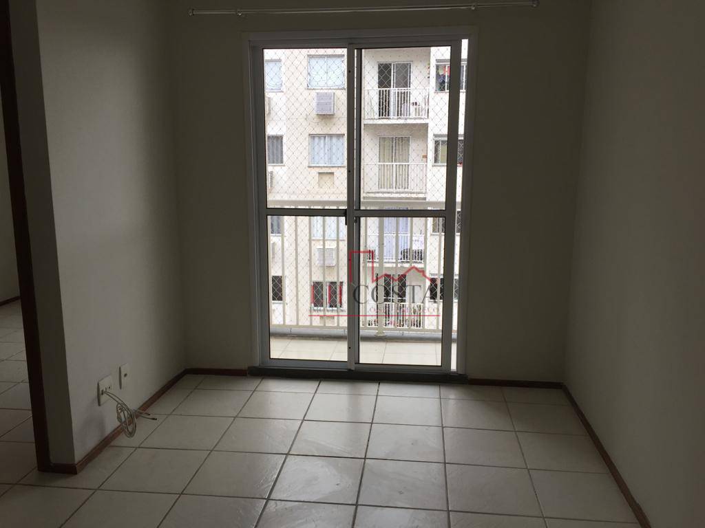 Apartamento à venda com 2 quartos, 60m² - Foto 2