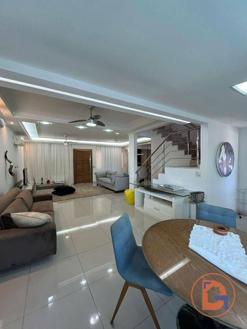 Casa à venda e aluguel com 6 quartos, 216m² - Foto 87