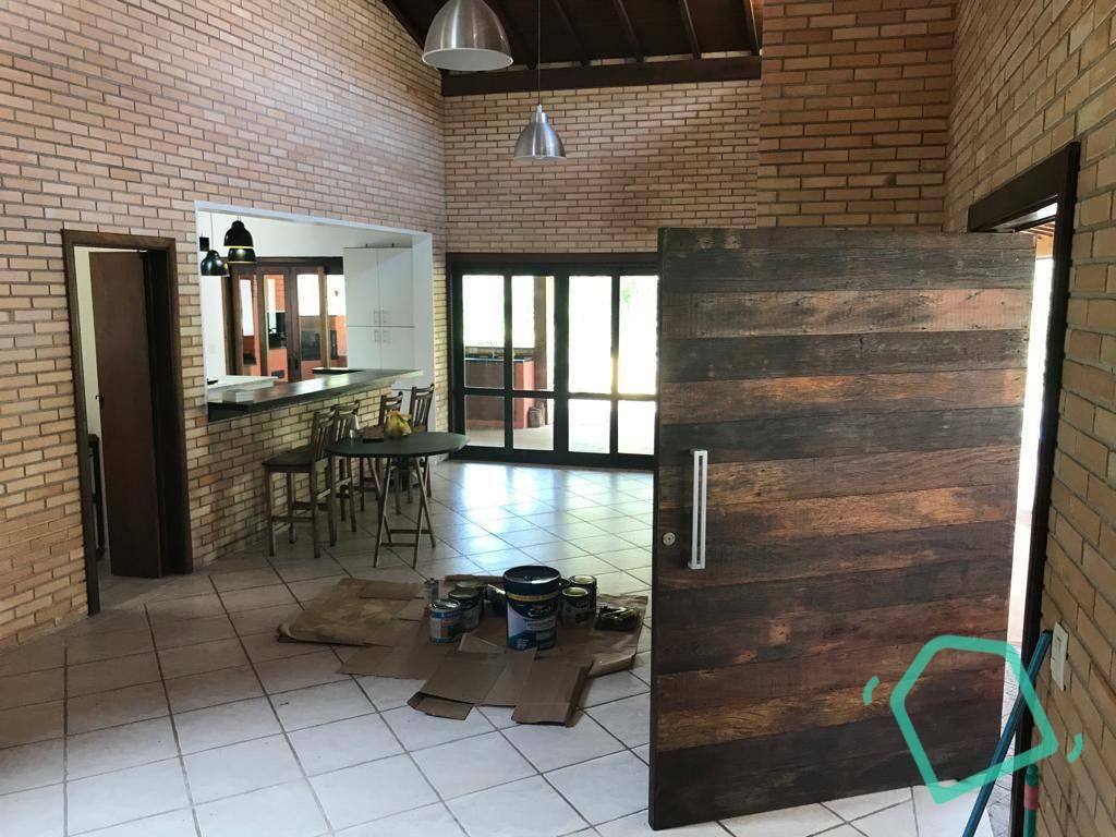 Casa de Condomínio à venda com 3 quartos, 240m² - Foto 5