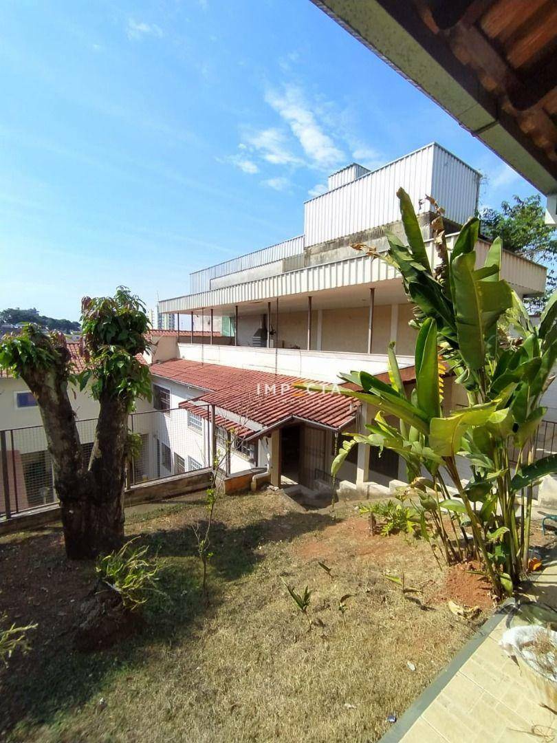 Casa à venda com 4 quartos, 420m² - Foto 9