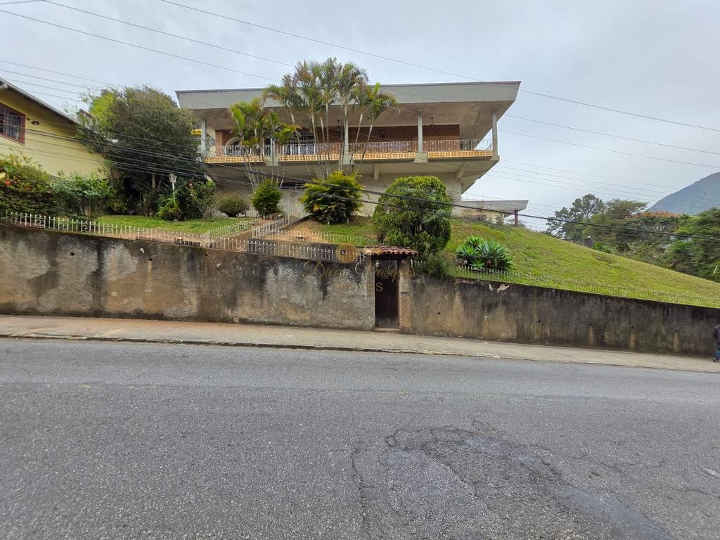Casa à venda com 4 quartos, 896m² - Foto 2