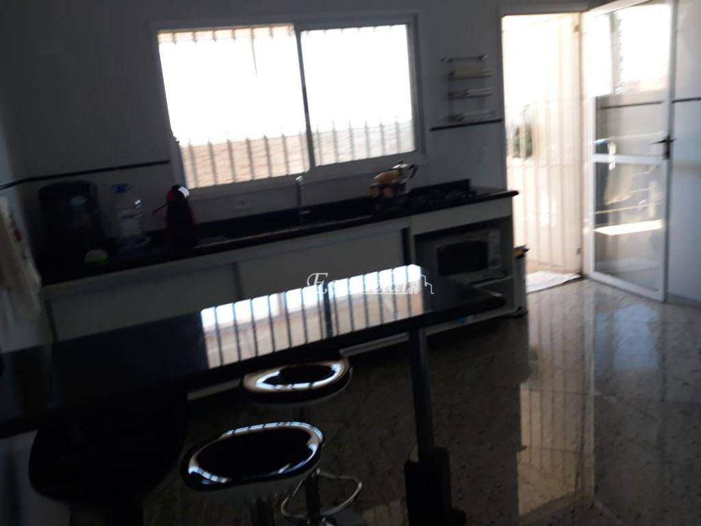 Casa à venda com 3 quartos, 198m² - Foto 16