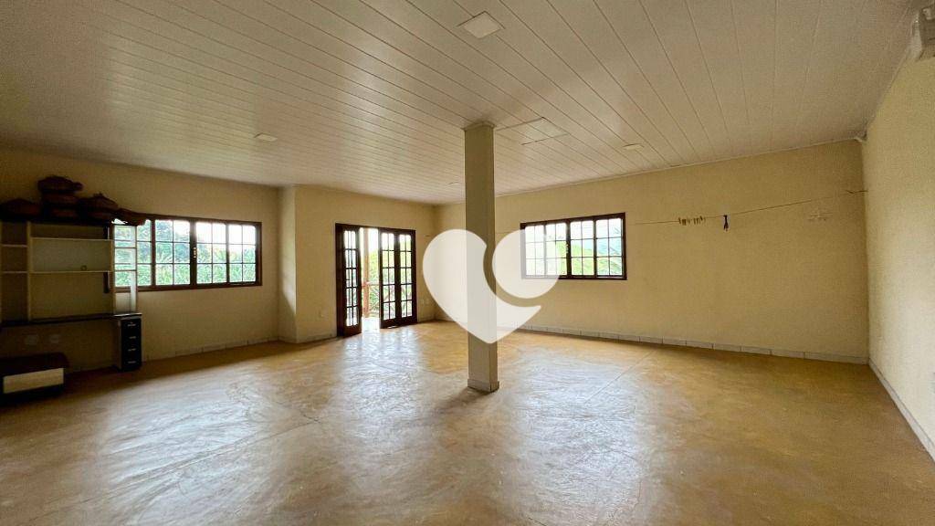 Sítio à venda com 3 quartos, 250m² - Foto 18