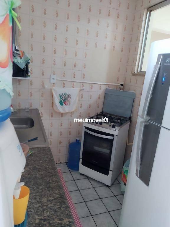 Apartamento à venda com 2 quartos, 62m² - Foto 8