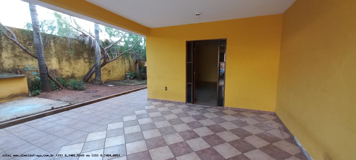 Casa para alugar com 5 quartos, 300m² - Foto 2