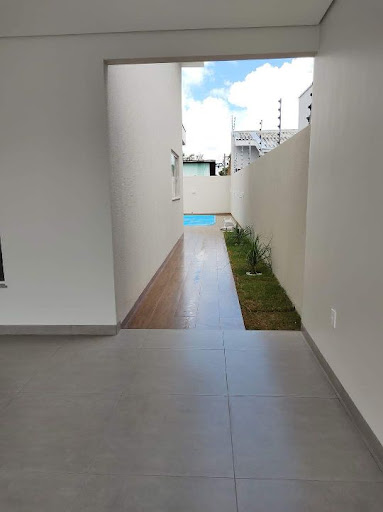 Casa de Condomínio à venda com 3 quartos, 220m² - Foto 2