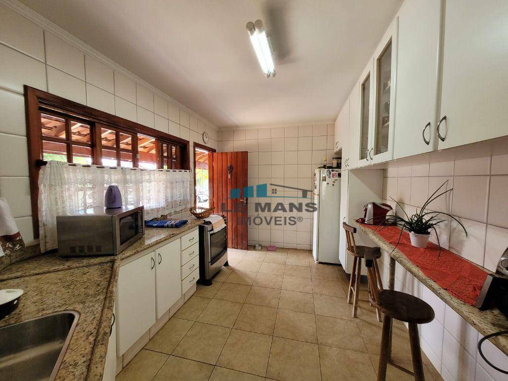 Casa à venda com 3 quartos, 200m² - Foto 8