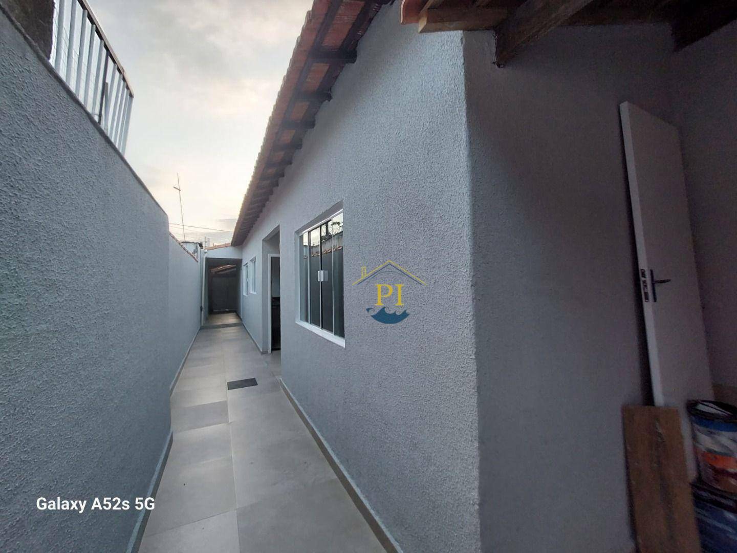 Casa à venda com 2 quartos, 70m² - Foto 3