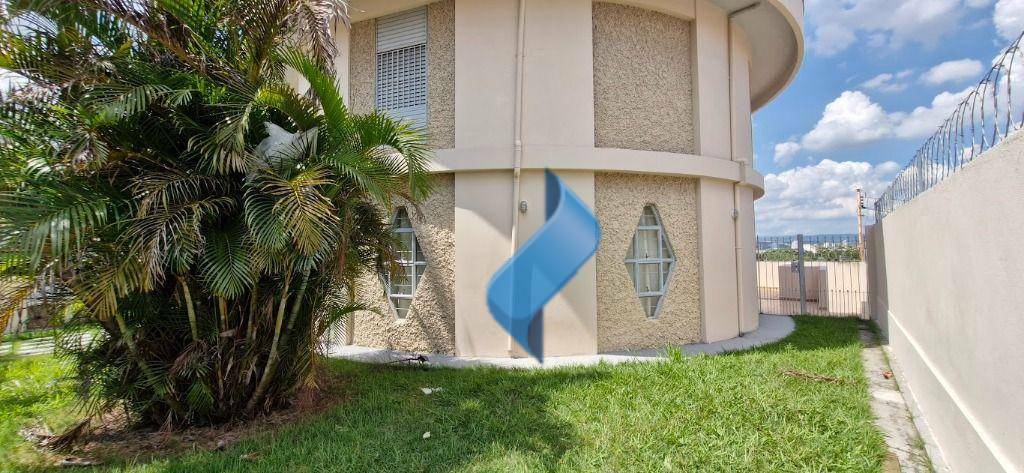 Casa à venda com 4 quartos, 278m² - Foto 4