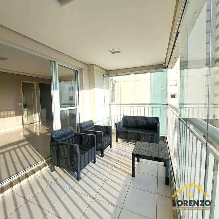 Apartamento à venda com 3 quartos, 123m² - Foto 2