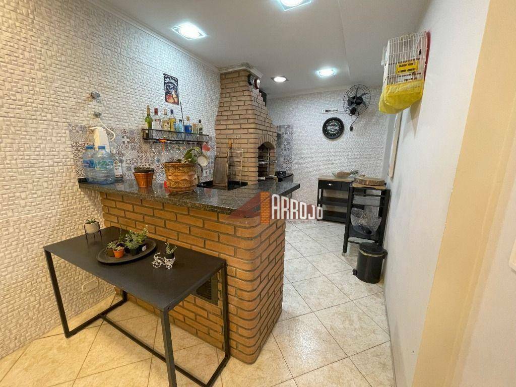 Casa à venda com 3 quartos, 200m² - Foto 28