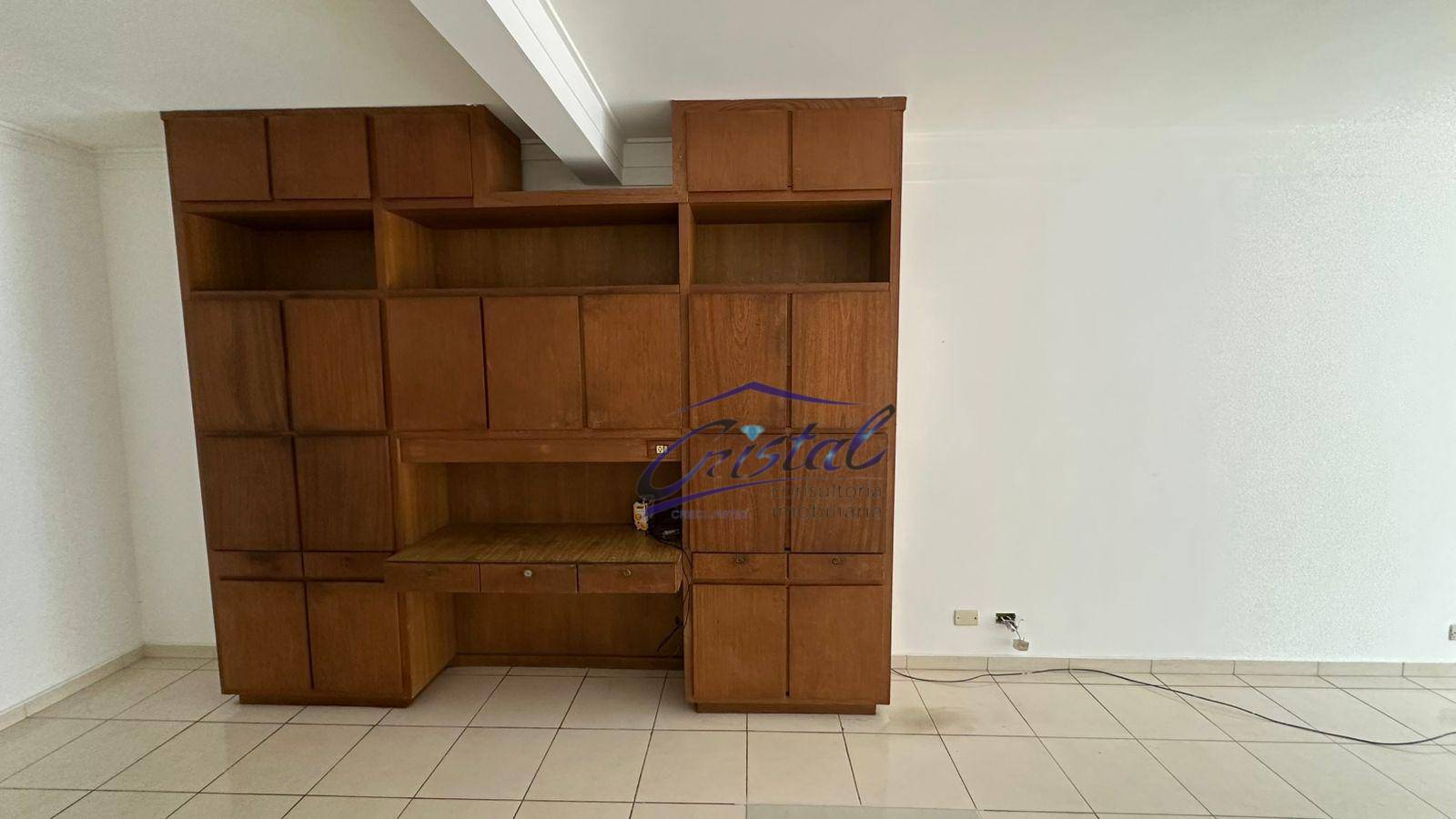 Casa à venda com 3 quartos, 210m² - Foto 14