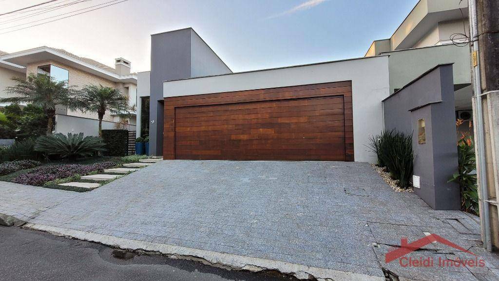 Casa de Condomínio à venda com 3 quartos, 220m² - Foto 1