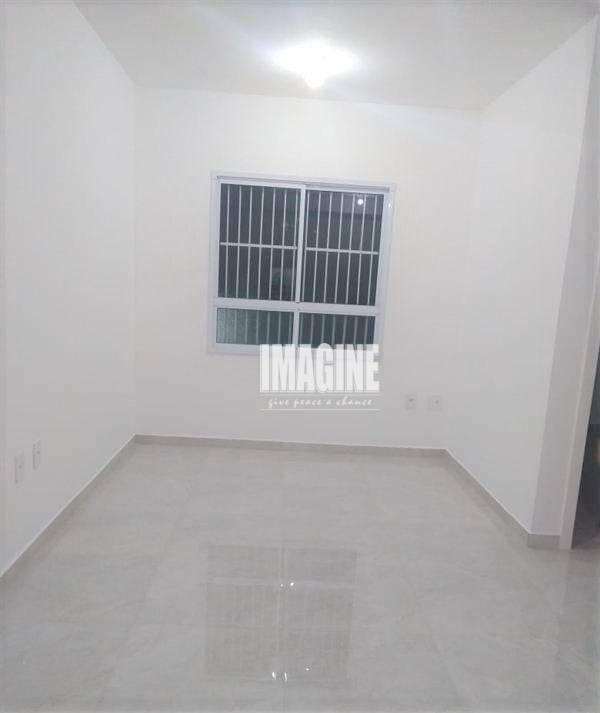 Apartamento à venda com 2 quartos, 55m² - Foto 2