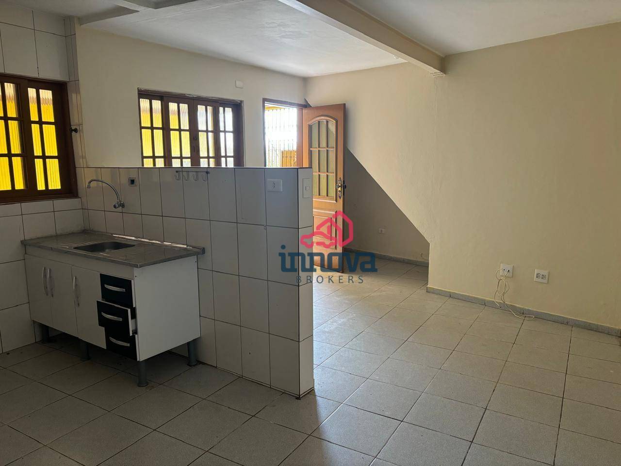 Casa à venda com 5 quartos, 220m² - Foto 4