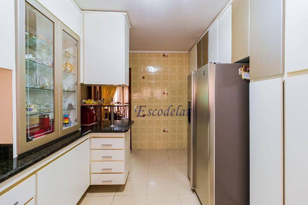 Sobrado à venda com 4 quartos, 550m² - Foto 37