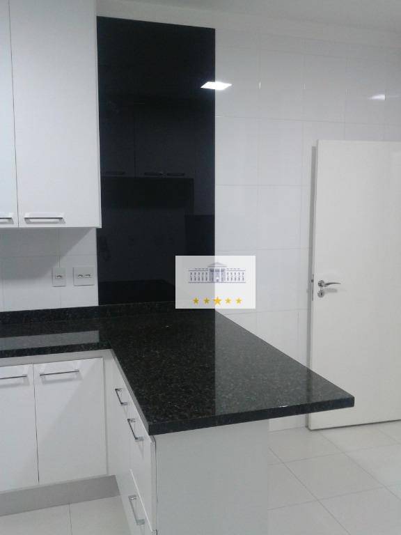 Apartamento à venda com 3 quartos, 184m² - Foto 32