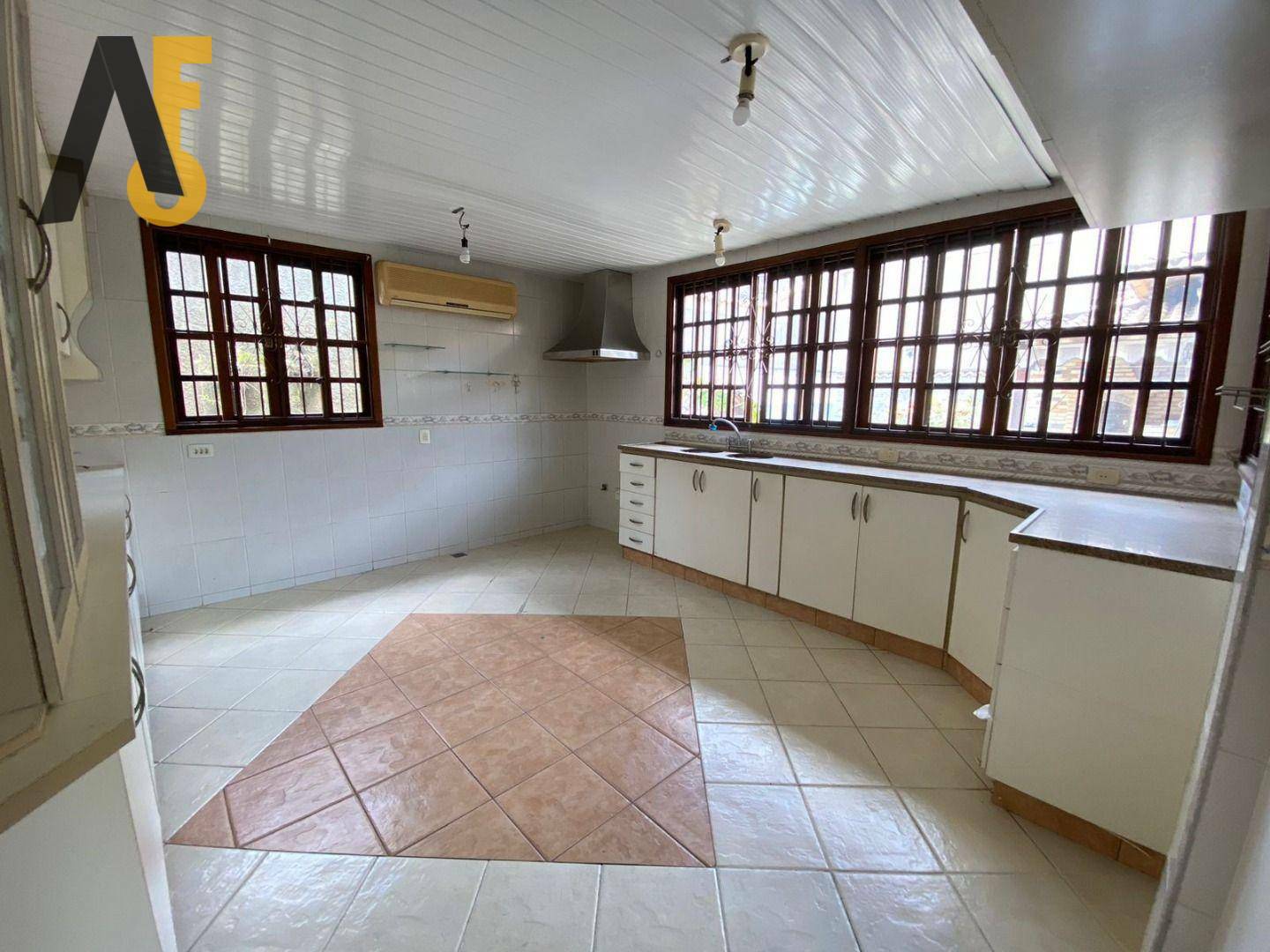 Casa de Condomínio à venda com 3 quartos, 214m² - Foto 11