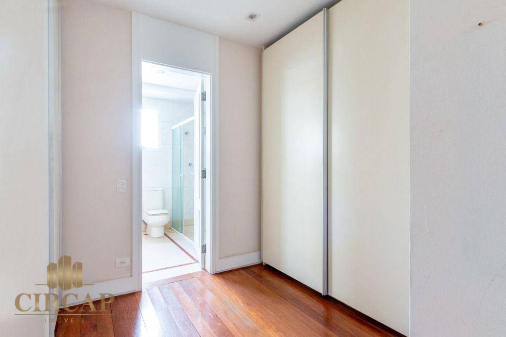 Apartamento à venda com 4 quartos, 211m² - Foto 9