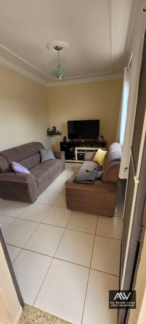 Casa à venda com 6 quartos, 250m² - Foto 4