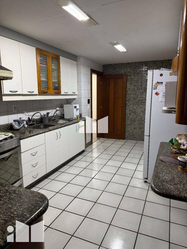 Apartamento à venda com 4 quartos, 330m² - Foto 16