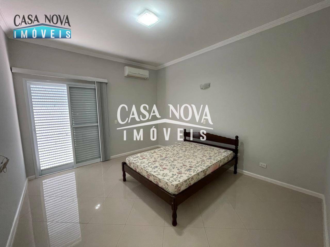 Casa de Condomínio para alugar com 3 quartos, 360m² - Foto 17