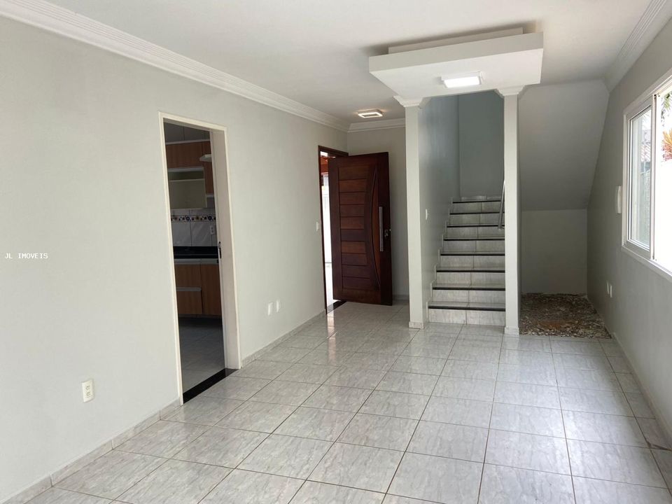 Casa à venda com 3 quartos, 270m² - Foto 3