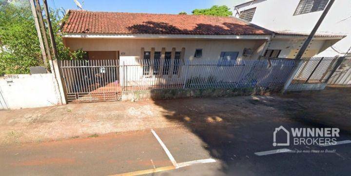 Casa à venda com 3 quartos, 90m² - Foto 1