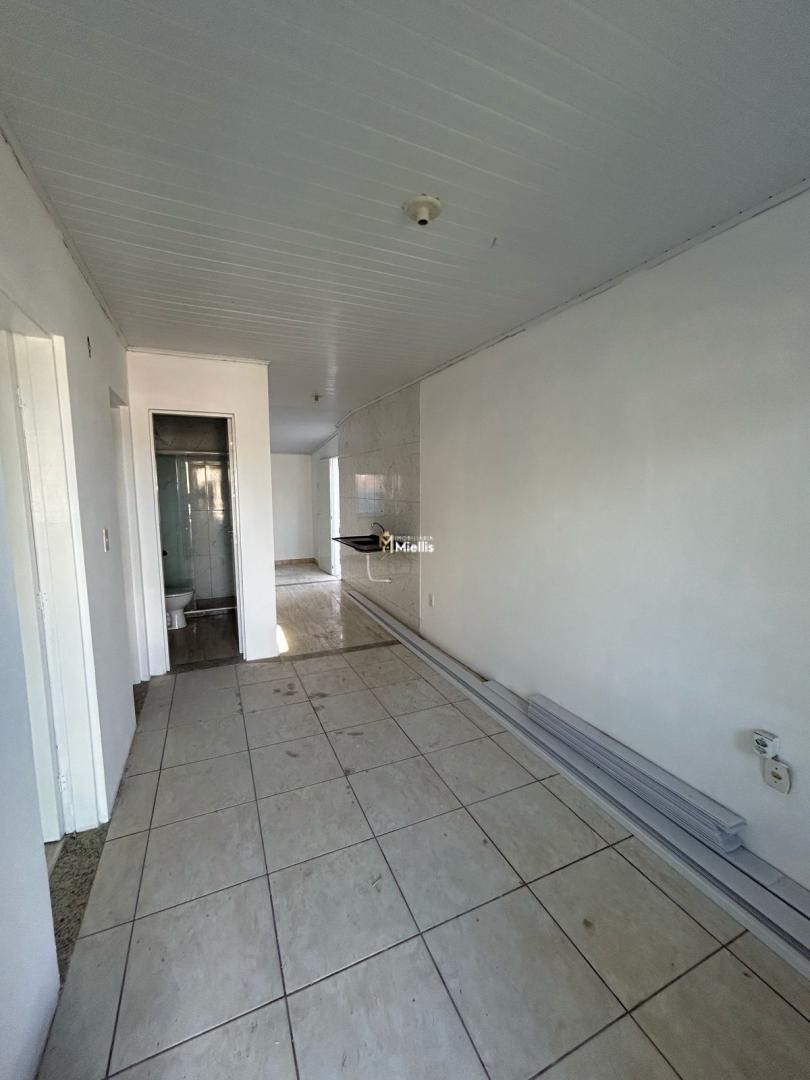 Casa à venda com 2 quartos, 47m² - Foto 3