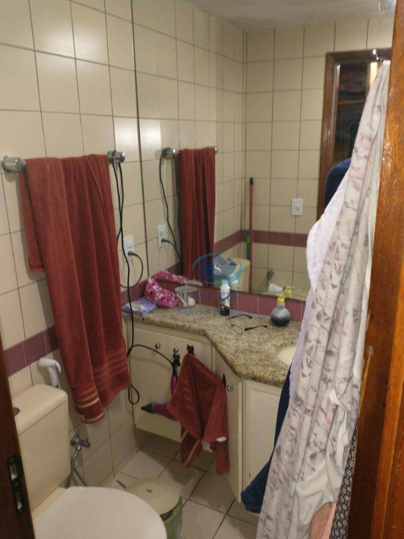 Apartamento à venda com 3 quartos, 105m² - Foto 2