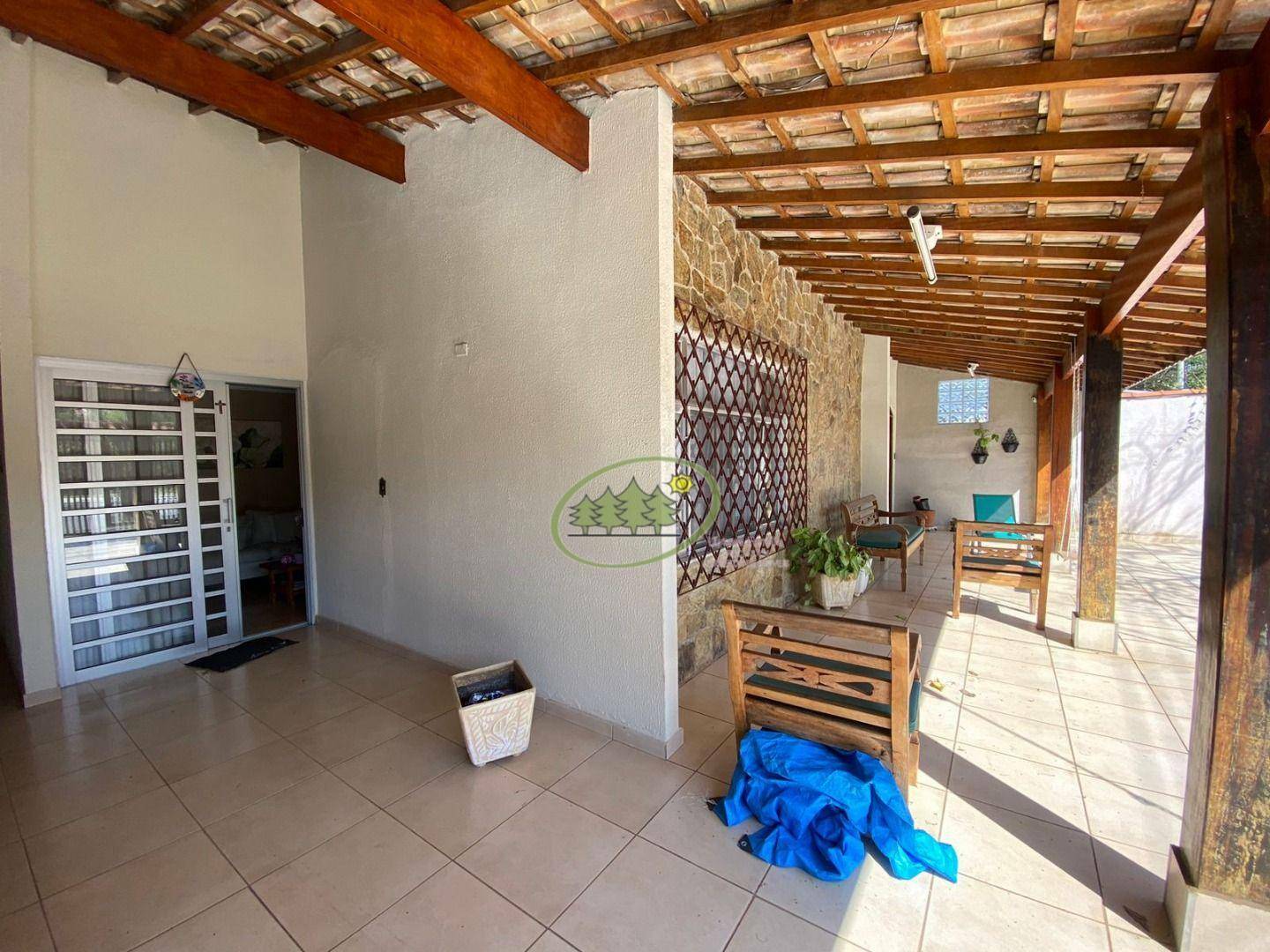 Casa à venda com 3 quartos, 189m² - Foto 3