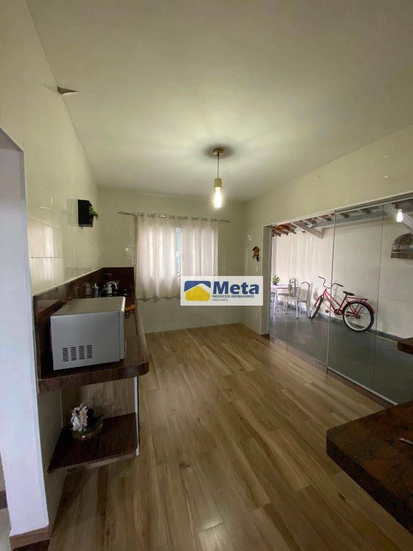 Casa à venda com 3 quartos, 180m² - Foto 8