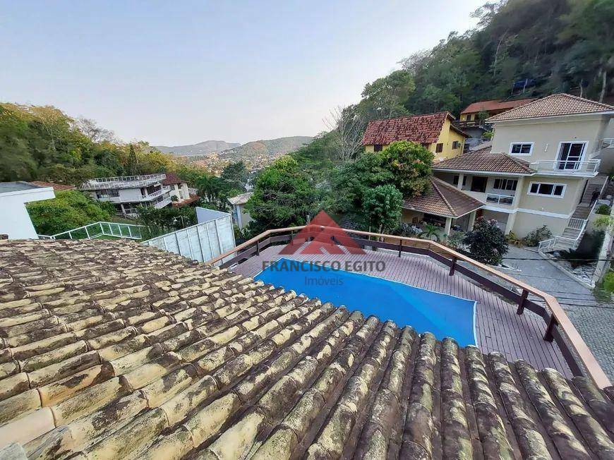 Casa de Condomínio à venda com 3 quartos, 264m² - Foto 2