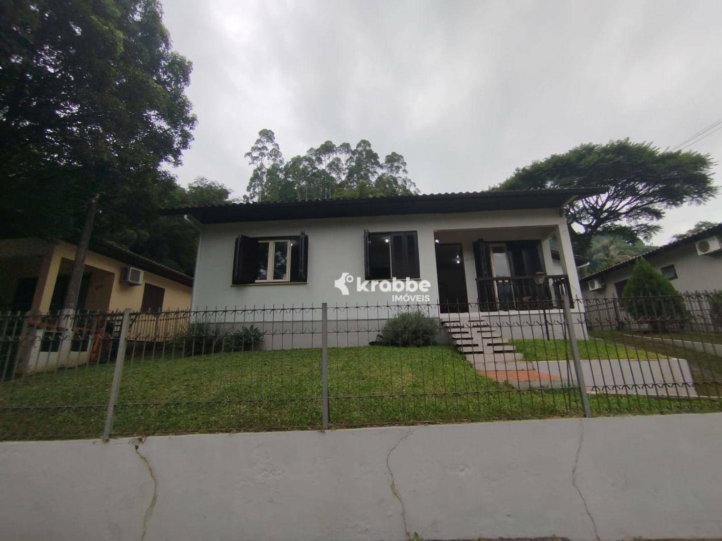 Casa à venda com 4 quartos, 140m² - Foto 1