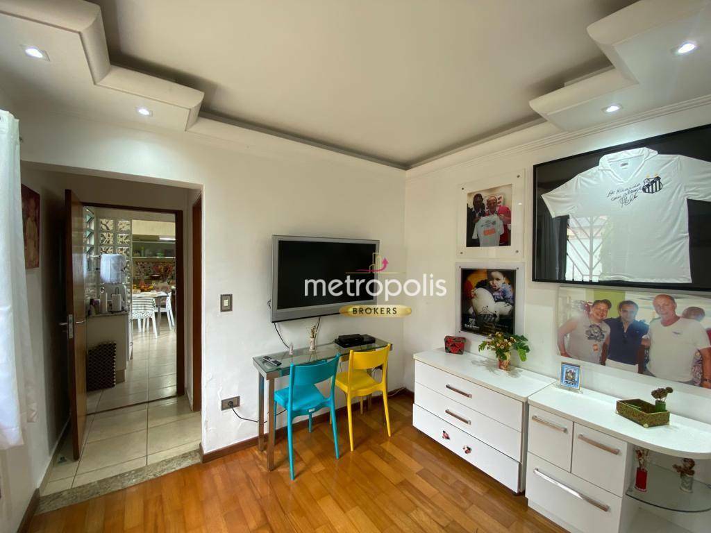 Casa à venda com 3 quartos, 250m² - Foto 17