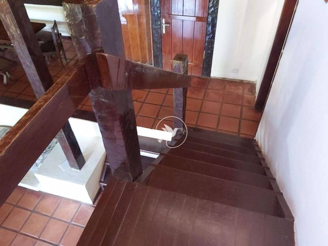 Casa à venda com 4 quartos, 300m² - Foto 25