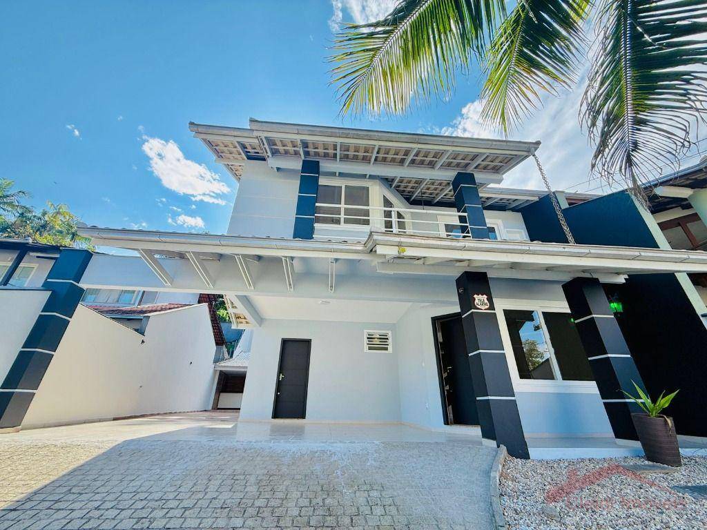 Casa, 4 quartos, 162 m² - Foto 1