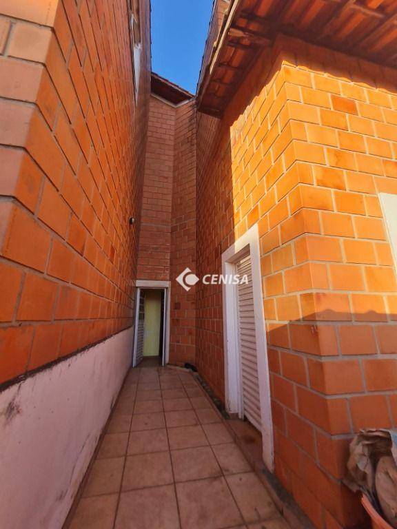 Casa à venda com 3 quartos, 165m² - Foto 4