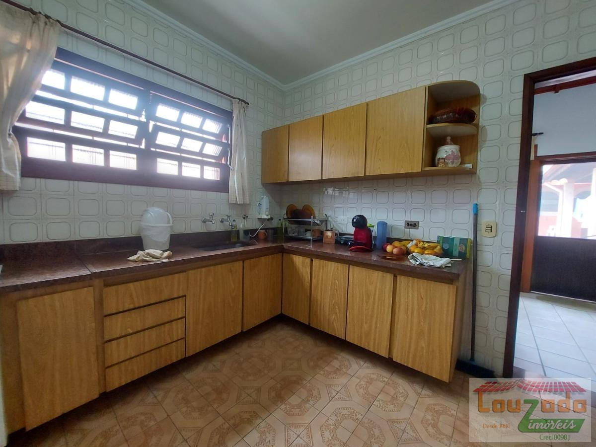 Casa à venda com 2 quartos, 380m² - Foto 4