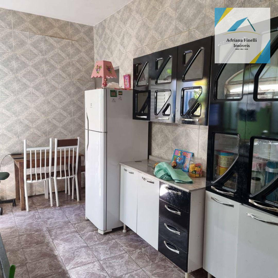 Casa à venda com 3 quartos, 60m² - Foto 9